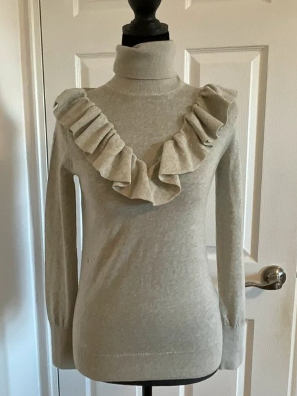 J.Crew Women’s Gray Ruffle Sweater XXS NWT